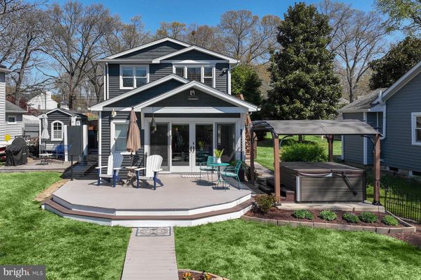 Backyard, Exterior, Hot Tub