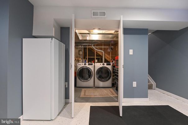 Interior, Washer