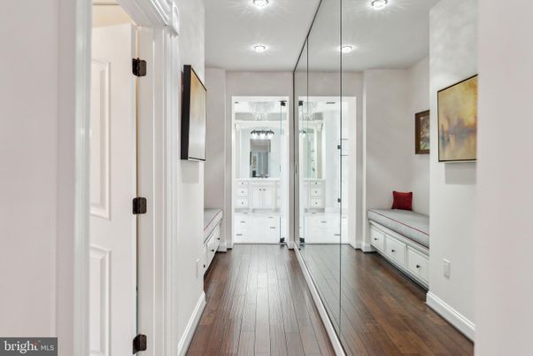 Bathroom, Interior, Recessed Lighting, Wood Texture Flooring