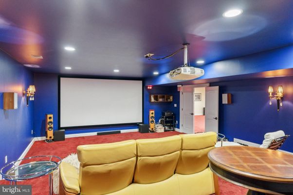 Interior, Projection Screen, Recessed Lighting, Theatre Room