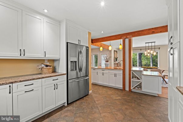 Chandelier, Dining room, Interior, Kitchen, Pendant Lights, Recessed Lighting, Stainless Steel Appliances