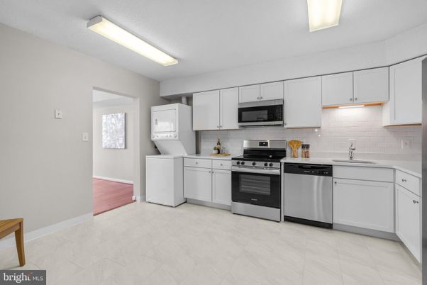 Interior, Kitchen, Stainless Steel Appliances, Washer
