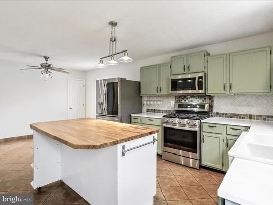 Interior, Kitchen, Pendant Lights, Stainless Steel Appliances