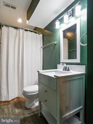 Bathroom, Interior, Recessed Lighting, Wood Texture Flooring