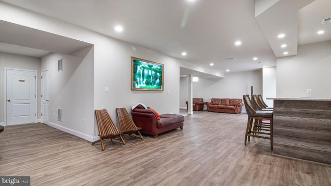 Interior, Recessed Lighting, Wood Texture Flooring