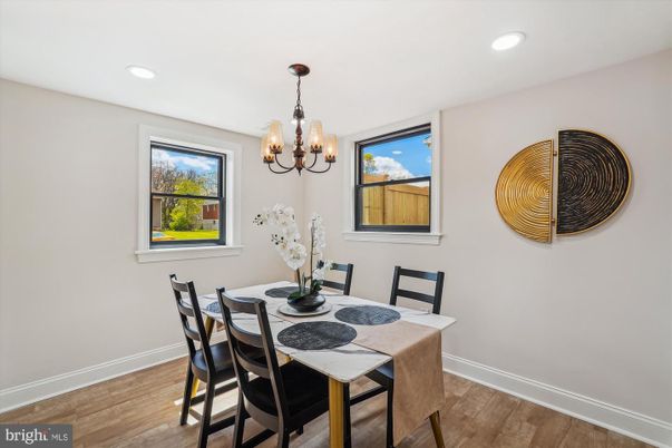 Chandelier, Dining room, Interior, Recessed Lighting, Wood Texture Flooring