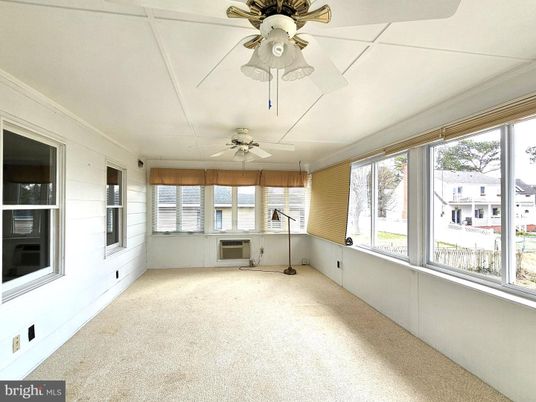 Empty room, Interior, Sun Room