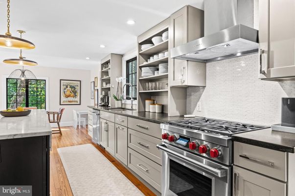 Dining room, Interior, Kitchen, Pendant Lights, Recessed Lighting, Stainless Steel Appliances, Wood Texture Flooring