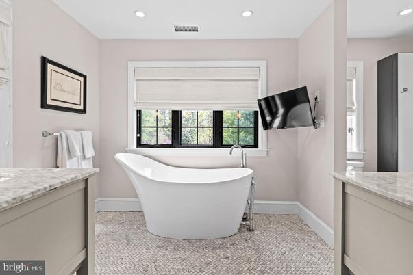 Bathroom, Free Standing Baths, Interior, Recessed Lighting