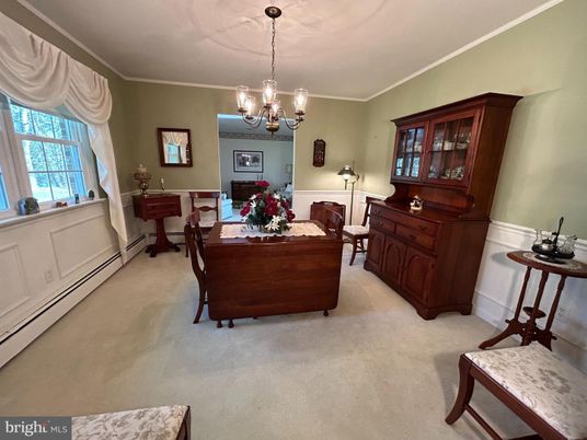 Chandelier, Interior, Living room