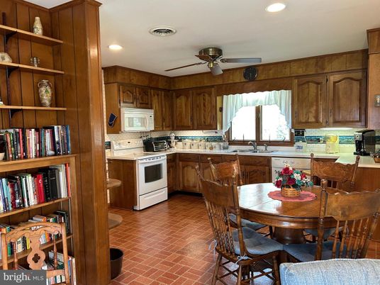 Dining room, Interior, Kitchen, Recessed Lighting