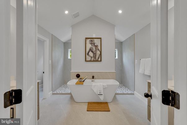 Bathroom, Free Standing Baths, Interior, Recessed Lighting