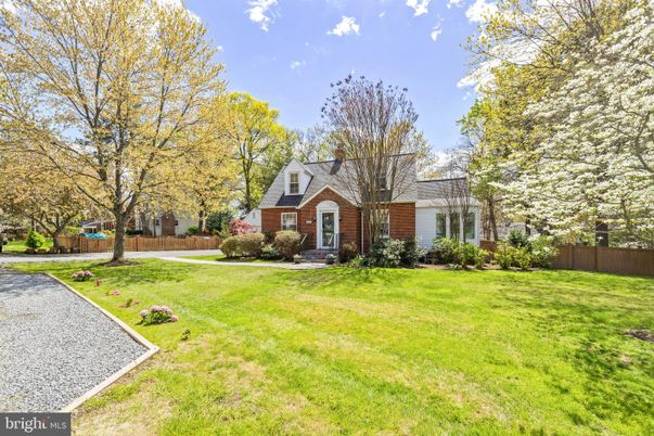Backyard, Exterior, Facade, Brick Facade, Cape Cod