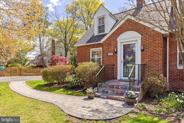 Exterior, Facade, Brick Facade, Cape Cod