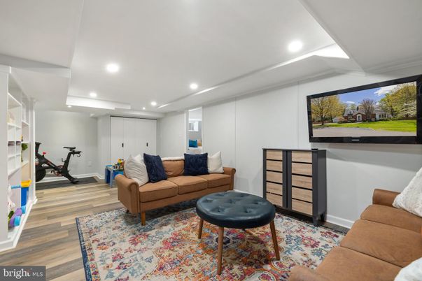 Fitness Equipment, Interior, Recessed Lighting, Wood Texture Flooring