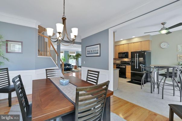 Chandelier, Dining room, Interior, Kitchen, Recessed Lighting, Wood Texture Flooring