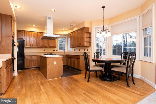 Chandelier, Dining room, Interior, Kitchen, Pendant Lights, Recessed Lighting, Wood Texture Flooring