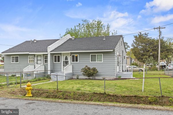 Backyard, Exterior, Facade, Cape Cod