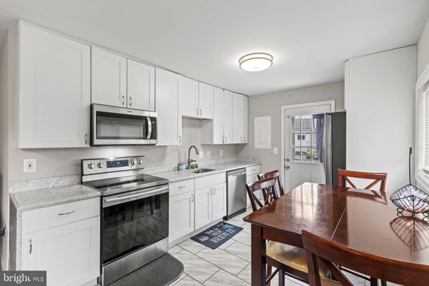Dining room, Interior, Kitchen, Stainless Steel Appliances