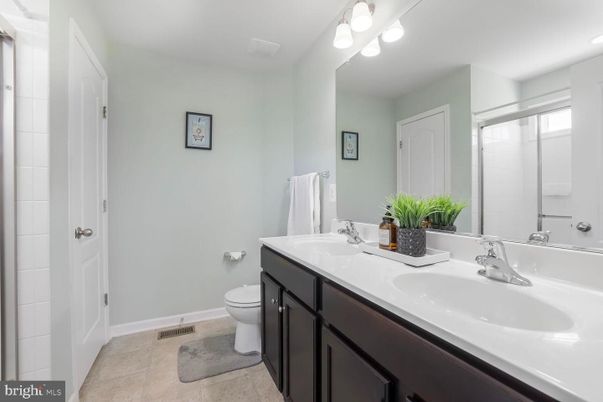 Bathroom, Dual Sink Vanities, Interior
