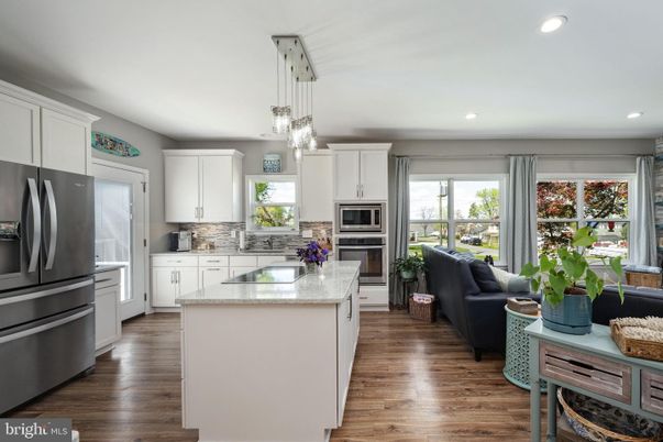 Interior, Kitchen, Living room, Pendant Lights, Recessed Lighting, Stainless Steel Appliances, Wood Texture Flooring