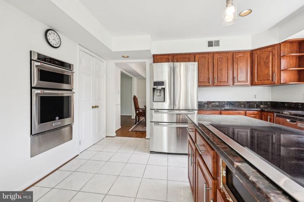 Interior, Kitchen, Pendant Lights, Stainless Steel Appliances
