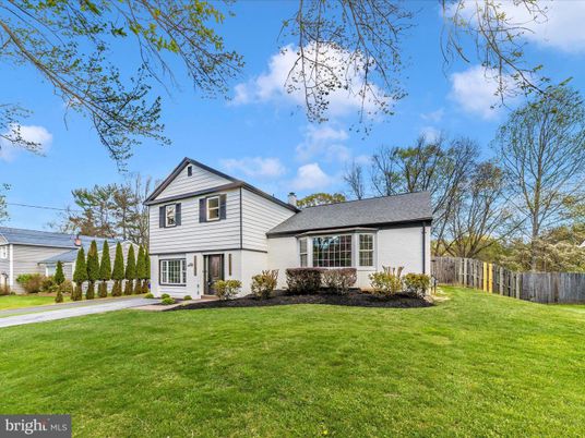 Backyard, Exterior, Facade, Farmhouse