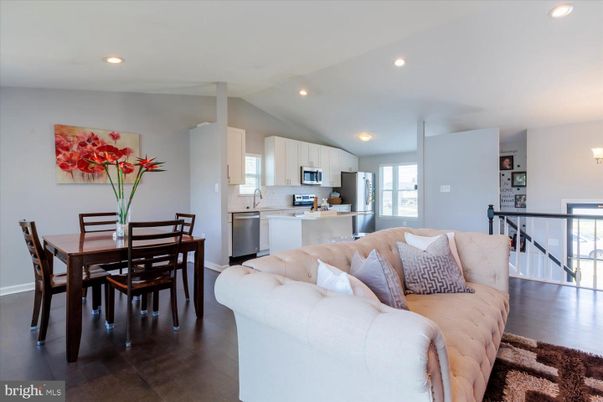 Dining room, Interior, Kitchen, Living room, Recessed Lighting, Stainless Steel Appliances