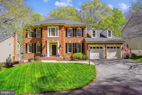 Attached, Exterior, Facade, Brick Facade, Georgian