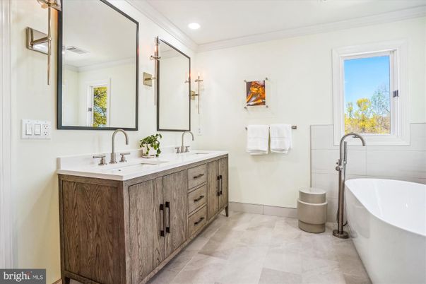 Bathroom, Dual Sink Vanities, Free Standing Baths, Interior, Recessed Lighting