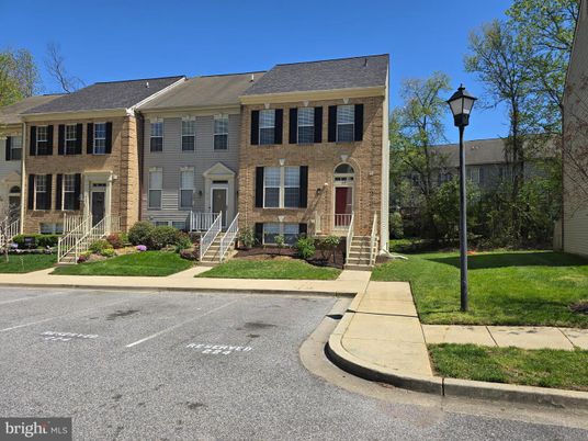 Exterior, Facade, Brick Facade, Georgian