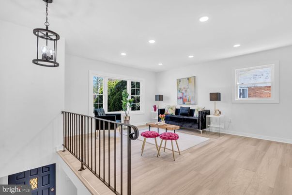 Interior, Living room, Pendant Lights, Recessed Lighting, Wood Texture Flooring