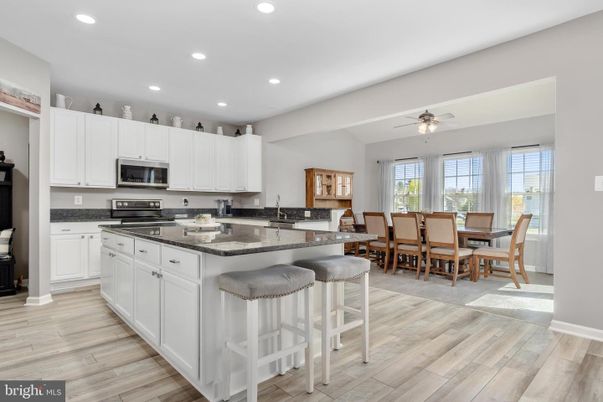 Dining room, Interior, Kitchen, Recessed Lighting, Wood Texture Flooring