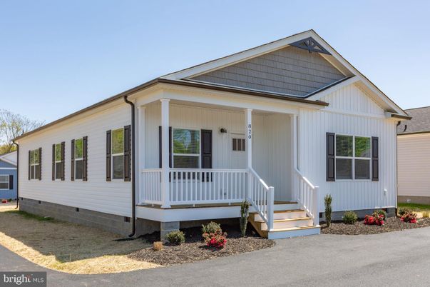 Exterior, Facade, Farmhouse
