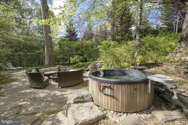 Exterior, Hot Tub