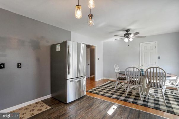Dining room, Interior, Kitchen, Pendant Lights, Wood Texture Flooring
