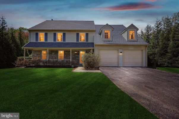 Attached, Exterior, Facade, Farmhouse