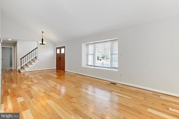 Empty room, Interior, Pendant Lights, Wood Texture Flooring