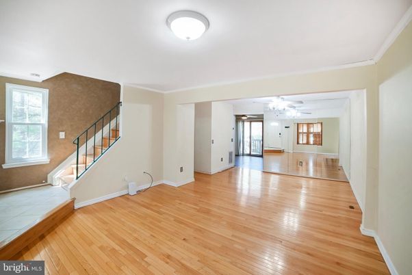 Chandelier, Empty room, Interior, Wood Texture Flooring