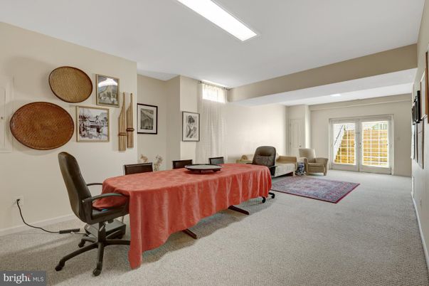 Home Office, Interior
