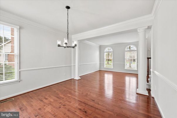 Empty room, Interior, Pendant Lights, Wood Texture Flooring