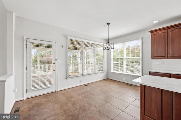 Empty room, Interior, Pendant Lights, Recessed Lighting