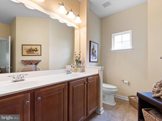 Bathroom, Dual Sink Vanities, Interior