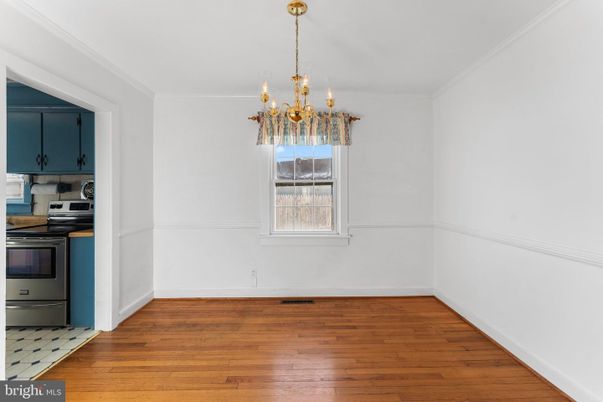 Chandelier, Interior, Kitchen, Wood Texture Flooring