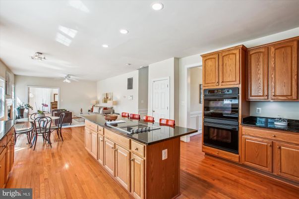 Dining room, Interior, Kitchen, Recessed Lighting, Wood Texture Flooring