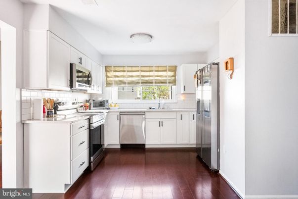 Interior, Kitchen, Stainless Steel Appliances, Wood Texture Flooring