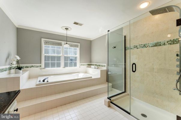 Bathroom, Glass Shower, Interior, Pendant Lights, Recessed Lighting