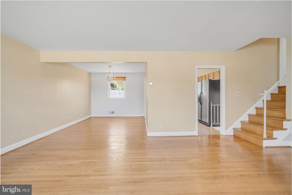 Empty room, Interior, Pendant Lights, Wood Texture Flooring