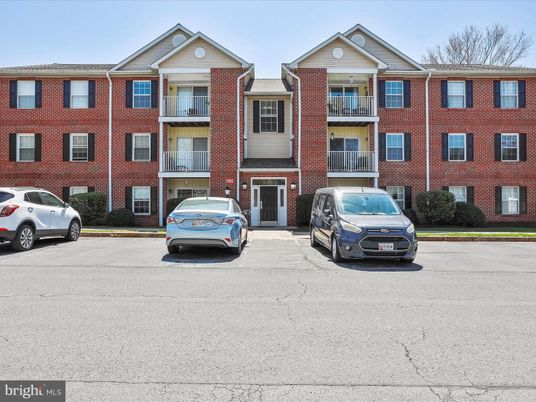 Exterior, Facade, Brick Facade, Rowhouse