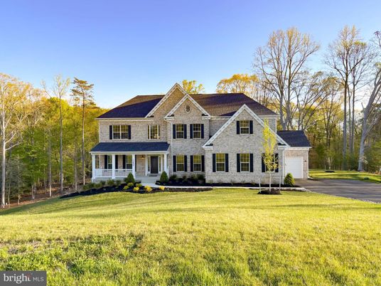 Attached, Backyard, Exterior, Facade, French Provincial